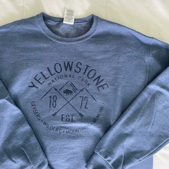 Jerzees Tops - Yellowstone National Park crew neck